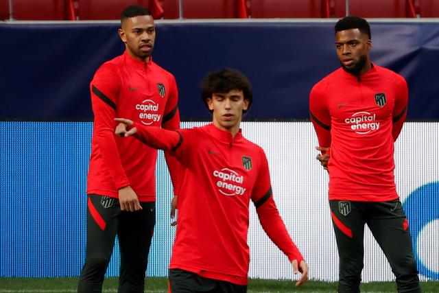 斯玛特离开湖人的原因揭秘：合同与认可的失衡